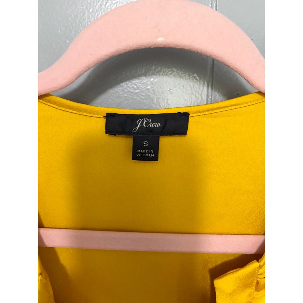 J. Crew Mustard Yellow Satin Crepe Long Sleeve Ruffle Front Preppy Classic Top S - Picture 2 of 6